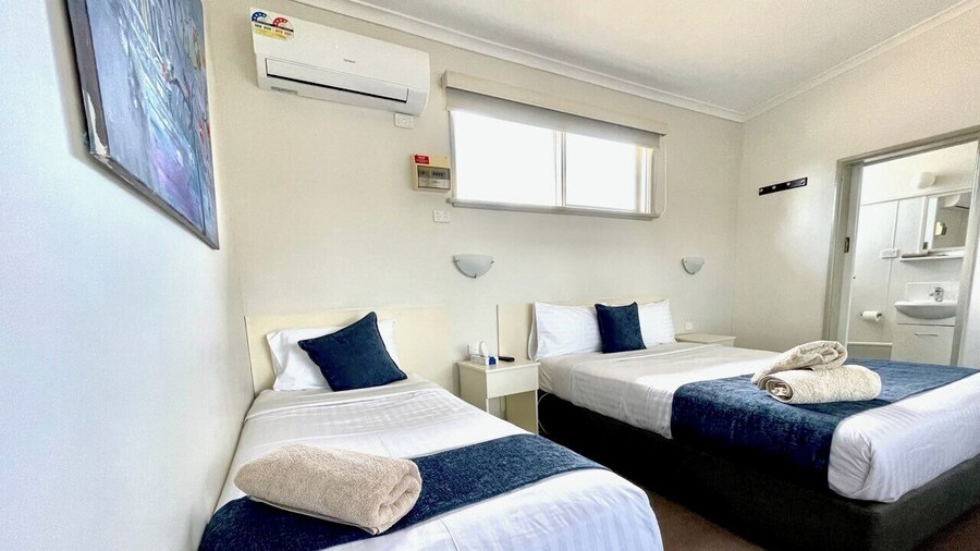 The Highlander Motel - 24HR Check In