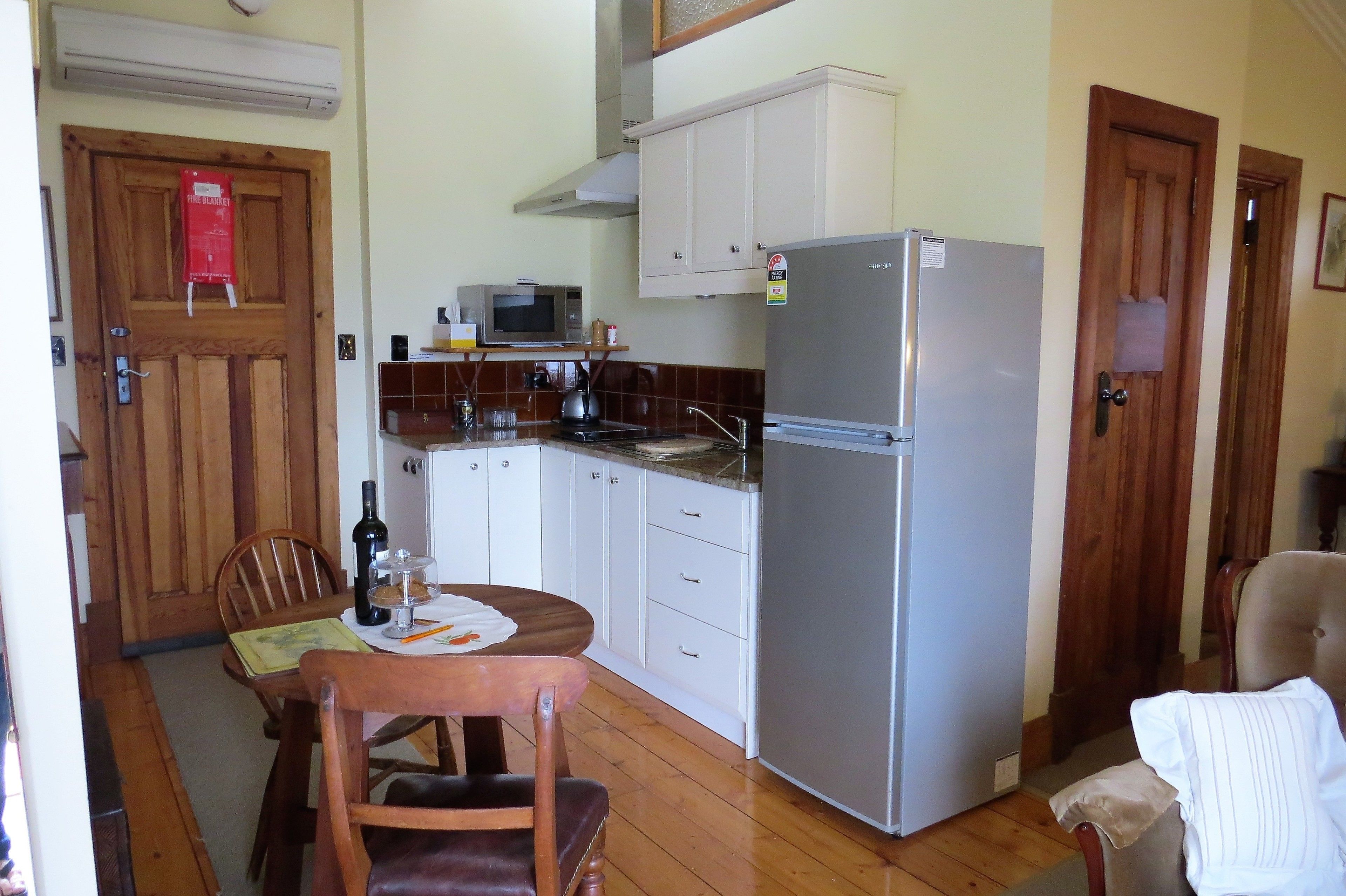 heritage view studio | private kitchenette | full-sized fridge, microwave, stovetop, coffee/tea maker