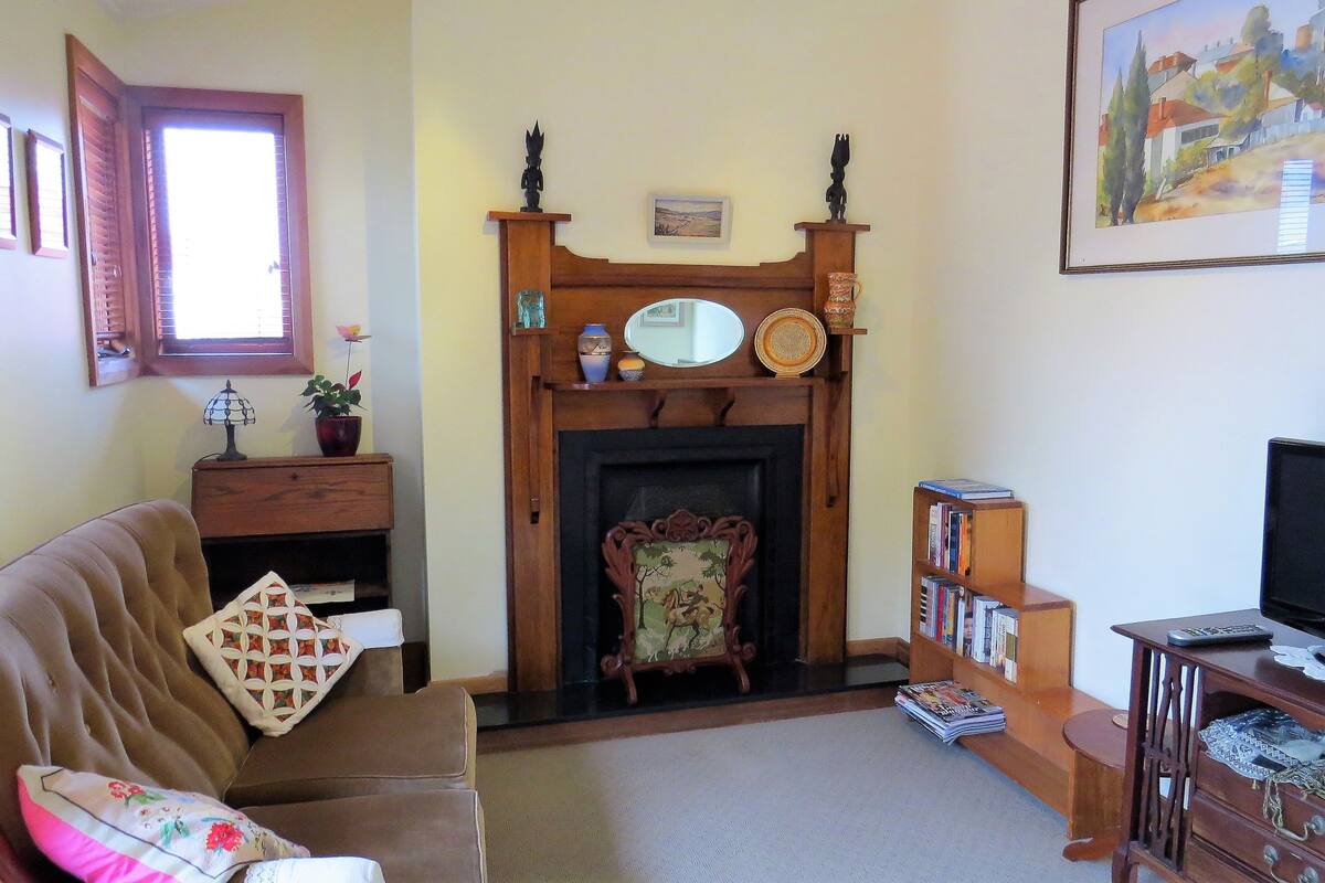 Heritage View Studio | Living room | 48-inch flat-screen TV with digital channels, TV, fireplace