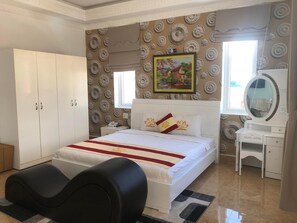Minibar, in-room safe, desk, soundproofing - Nice Life Hotel Phu Quoc (Phu Quoc)