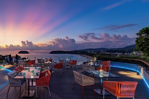 Breakfast, lunch and dinner served