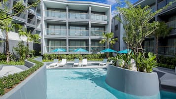 Superior kamer, uitzicht op zwembad (SIS over the Stella Pool) | Buitenzwembad | 2 buitenzwembaden