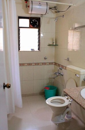 Standard Apartment, Smoking | Bathroom | Shower, towels