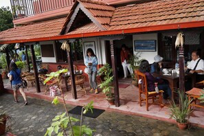 Daily buffet breakfast for a fee - Gaia Holiday Home (Dhulikhel)