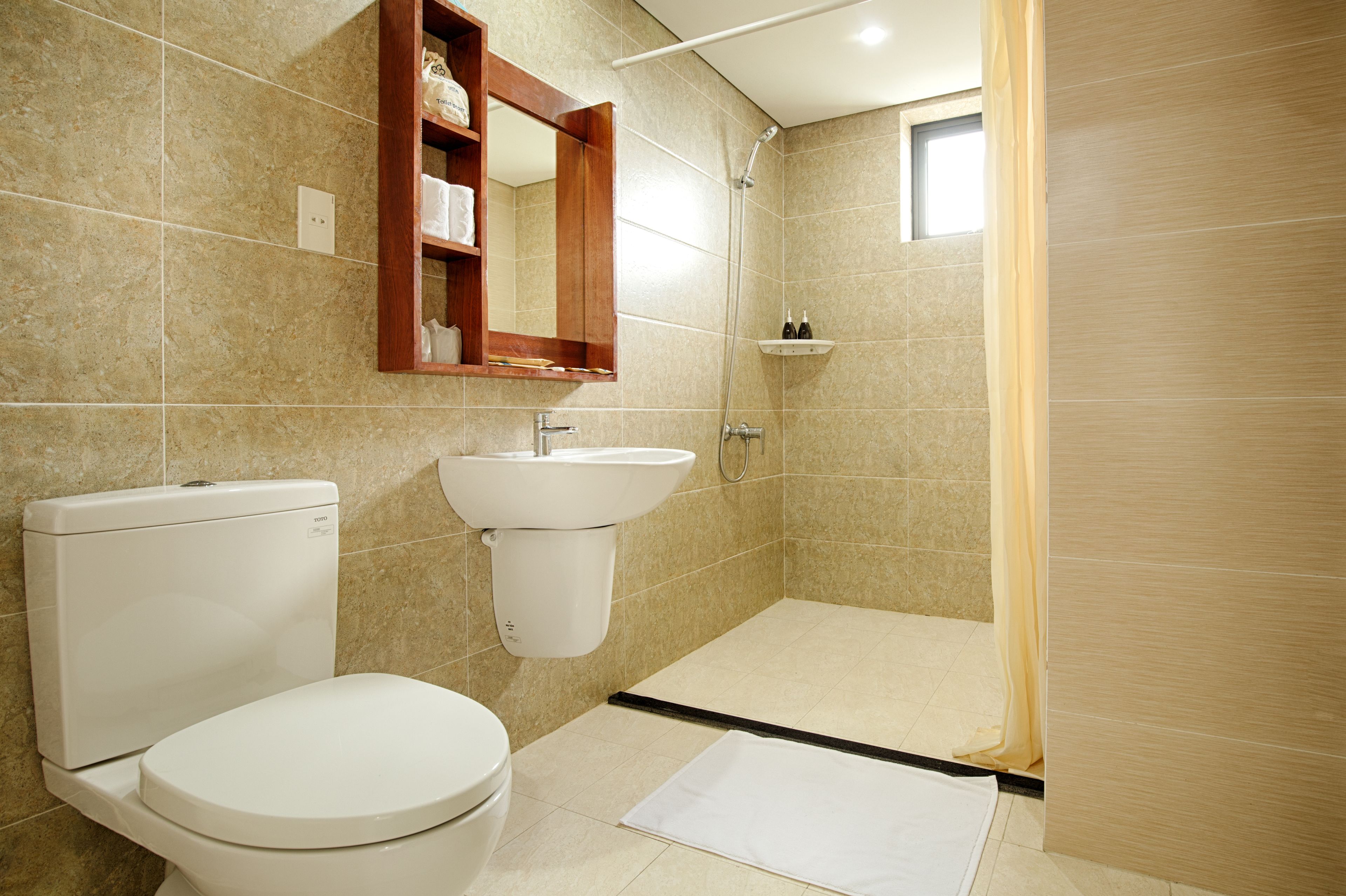 family room | bathroom | shower, free toiletries, hair dryer, slippers