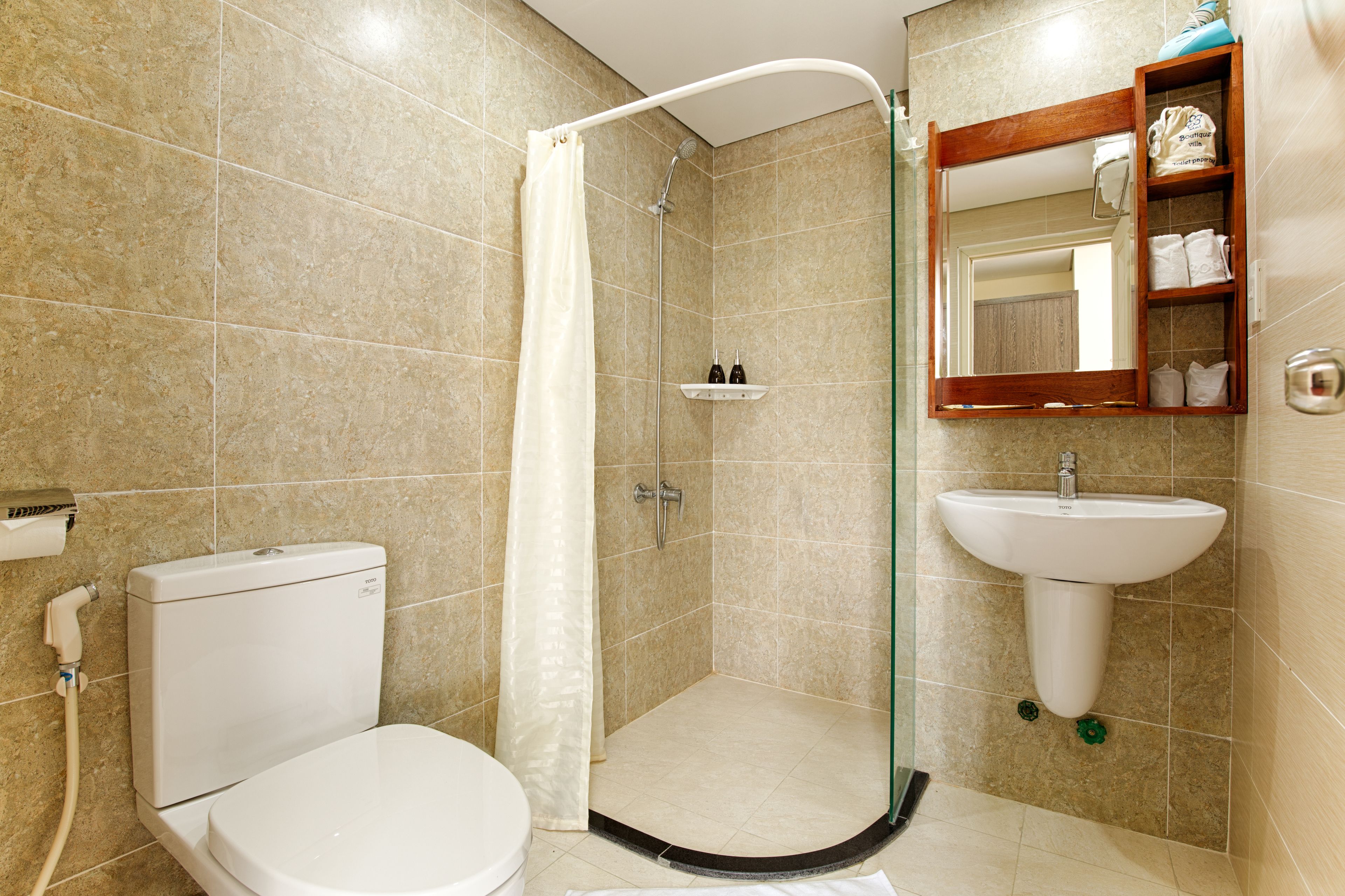 shower, free toiletries, hair dryer, slippers