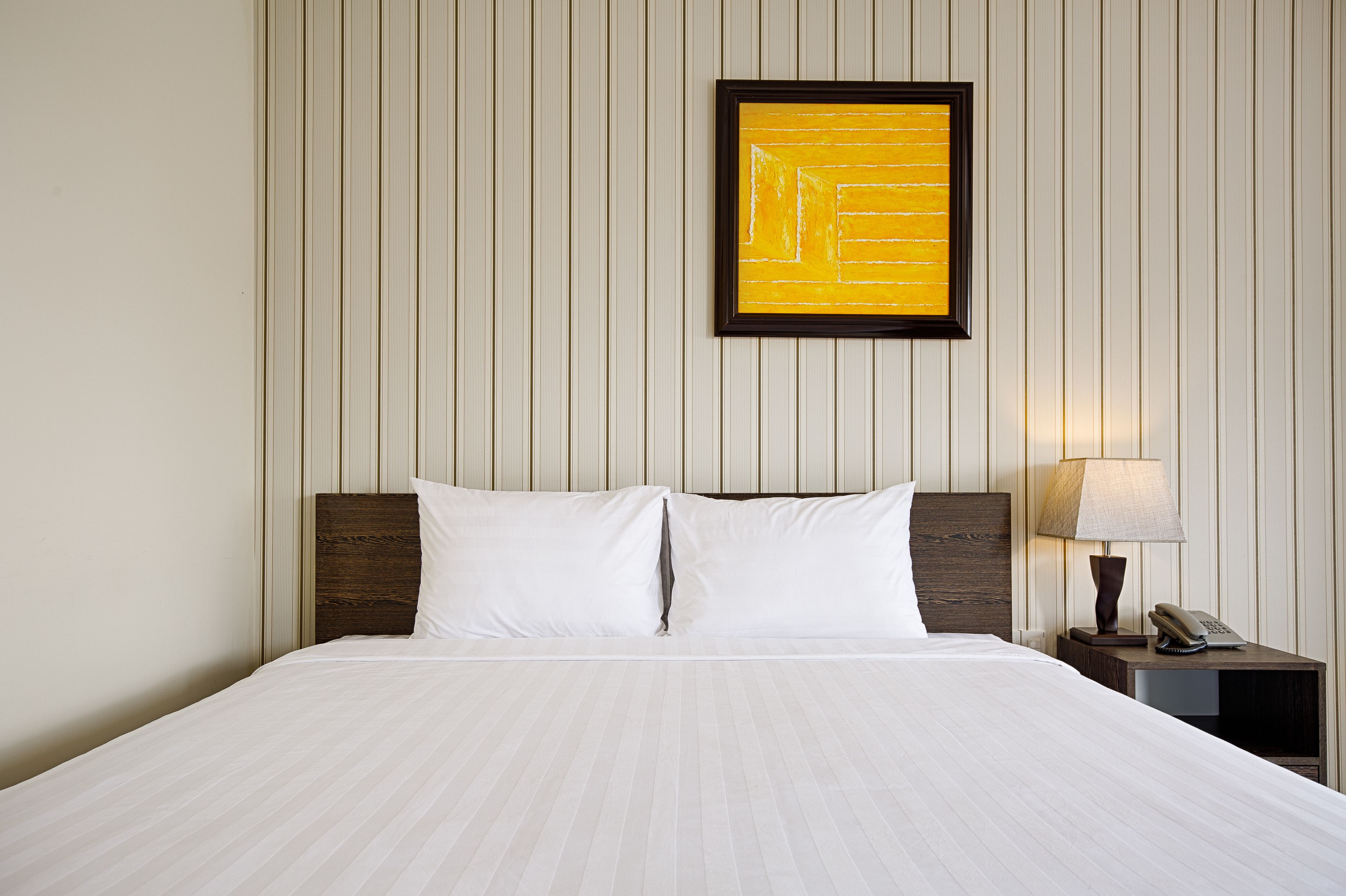 deluxe double room, balcony | minibar, in-room safe, desk, soundproofing