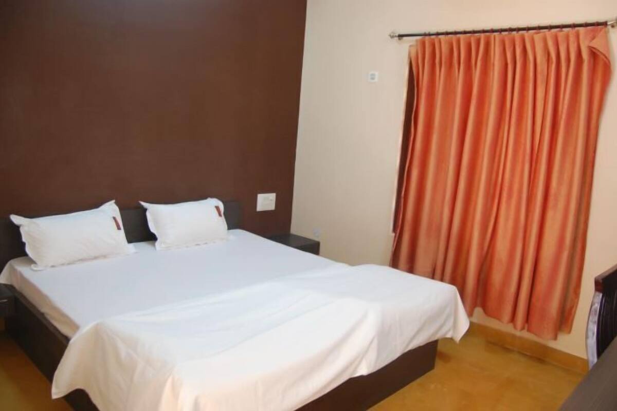Standard Room | Soundproofing, free WiFi, bed sheets