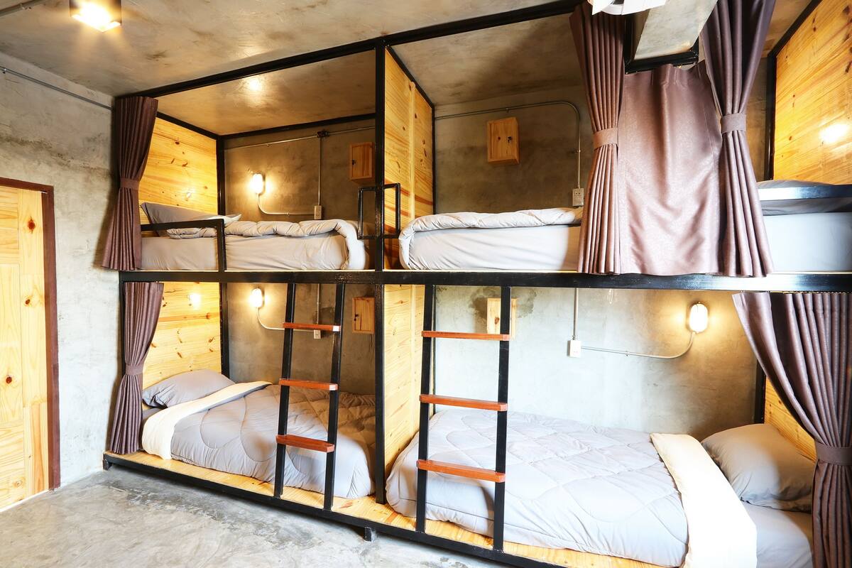 8-Bed Female Dormitory Room | Kostenloses WLAN