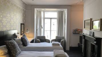 غرفة مزدوجة أو بسريرين منفصلين