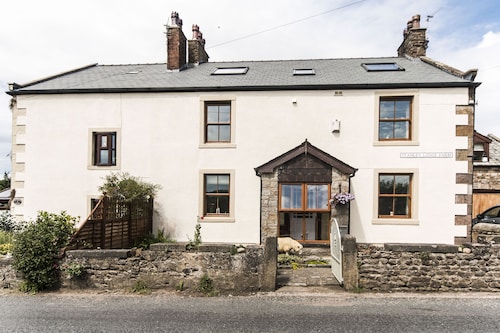 Stanley Lodge Farmhouse