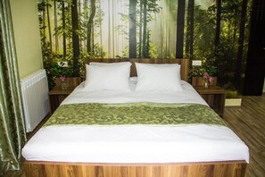 Deluxe Double Room (extra bed) | Desk, soundproofing, iron/ironing board, free WiFi - Dcorner (Tbilisi)