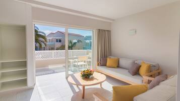 Fernseher, Tischtennisplatte