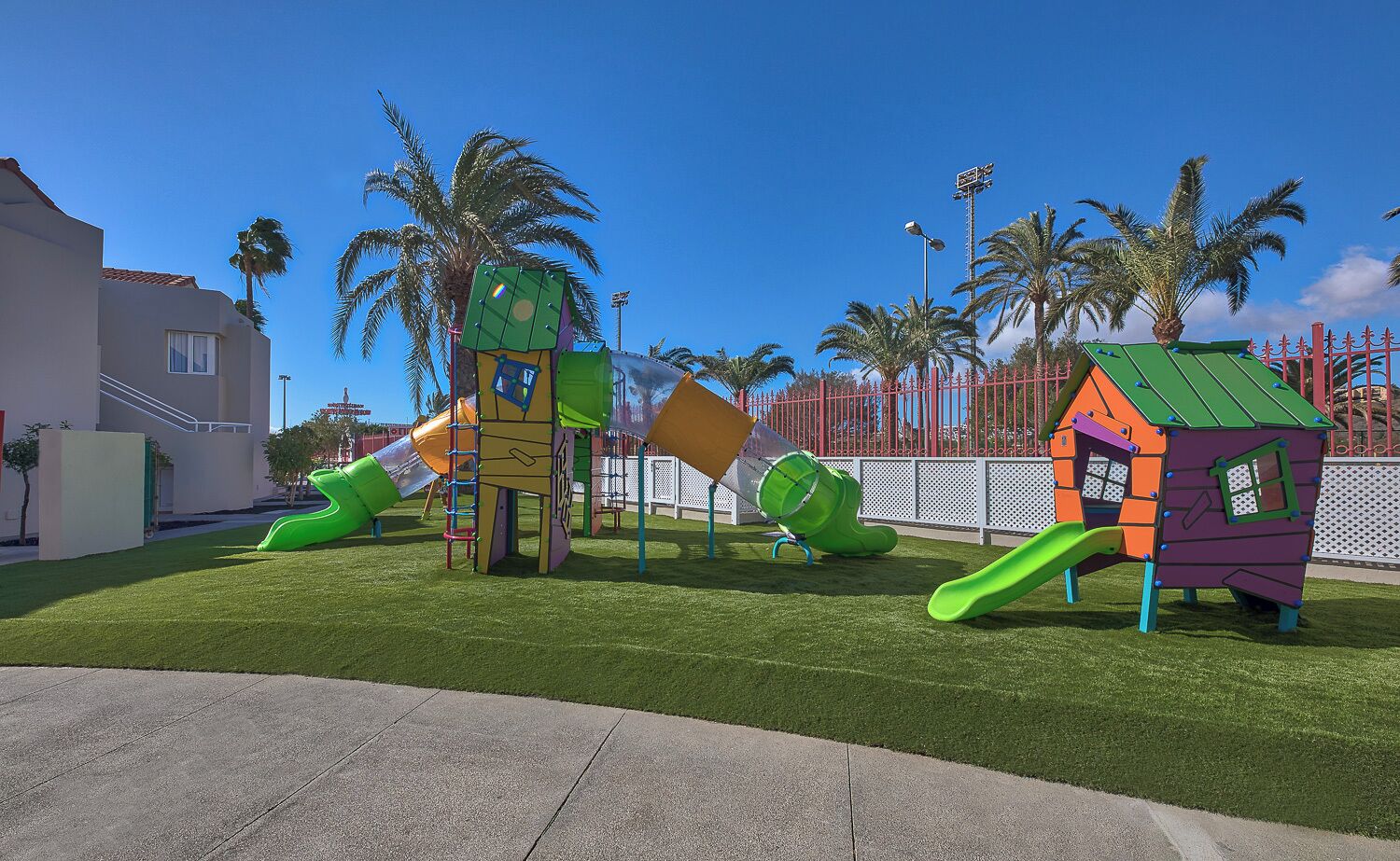 Zona de juegos infantil al aire libre
