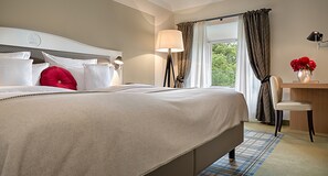 Dobbeltrom – classic | Sengetøy av topp kvalitet, minibar, safe på rommet og skrivebord