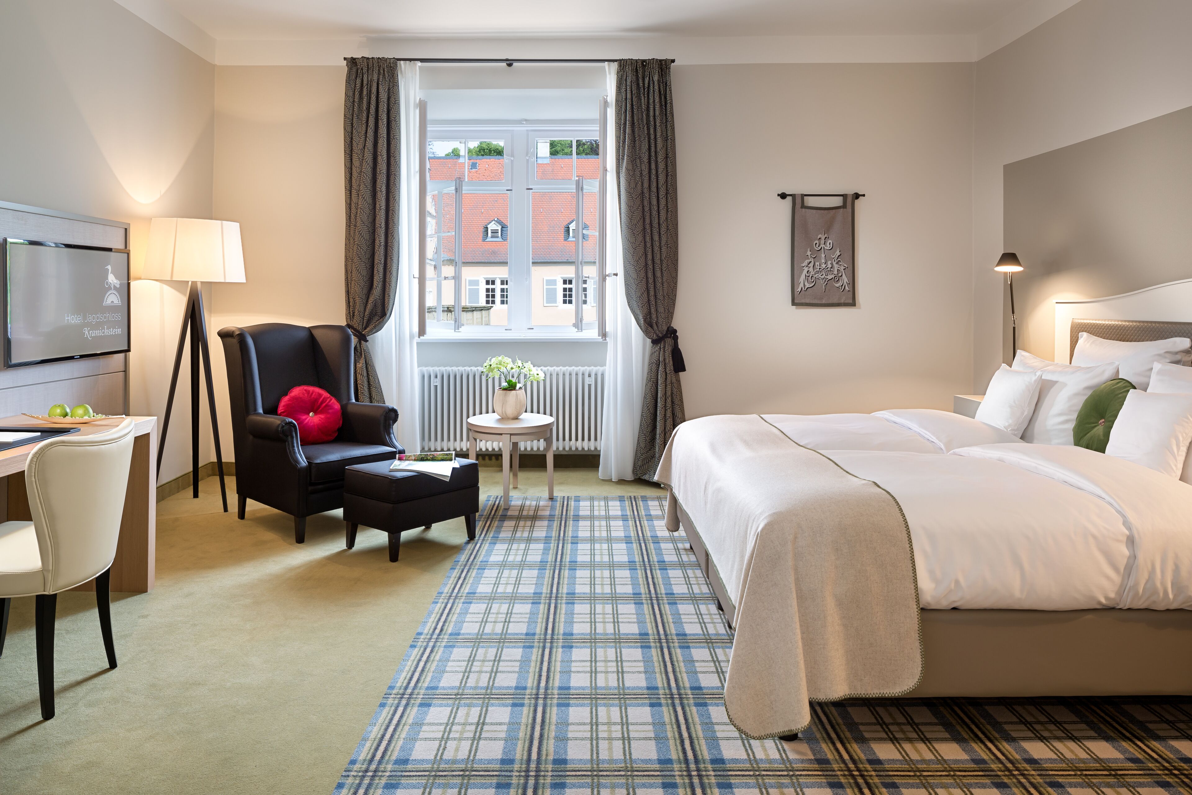 premium double room, 1 double bed, park view | 1 bedroom, premium bedding, minibar, in-room safe