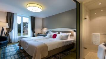 Premium bedding, minibar, in-room safe, desk