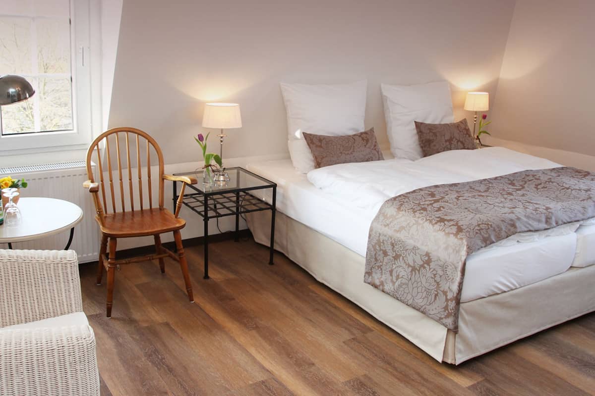 comfort double room | in-room safe, desk, cots/infant beds, rollaway beds