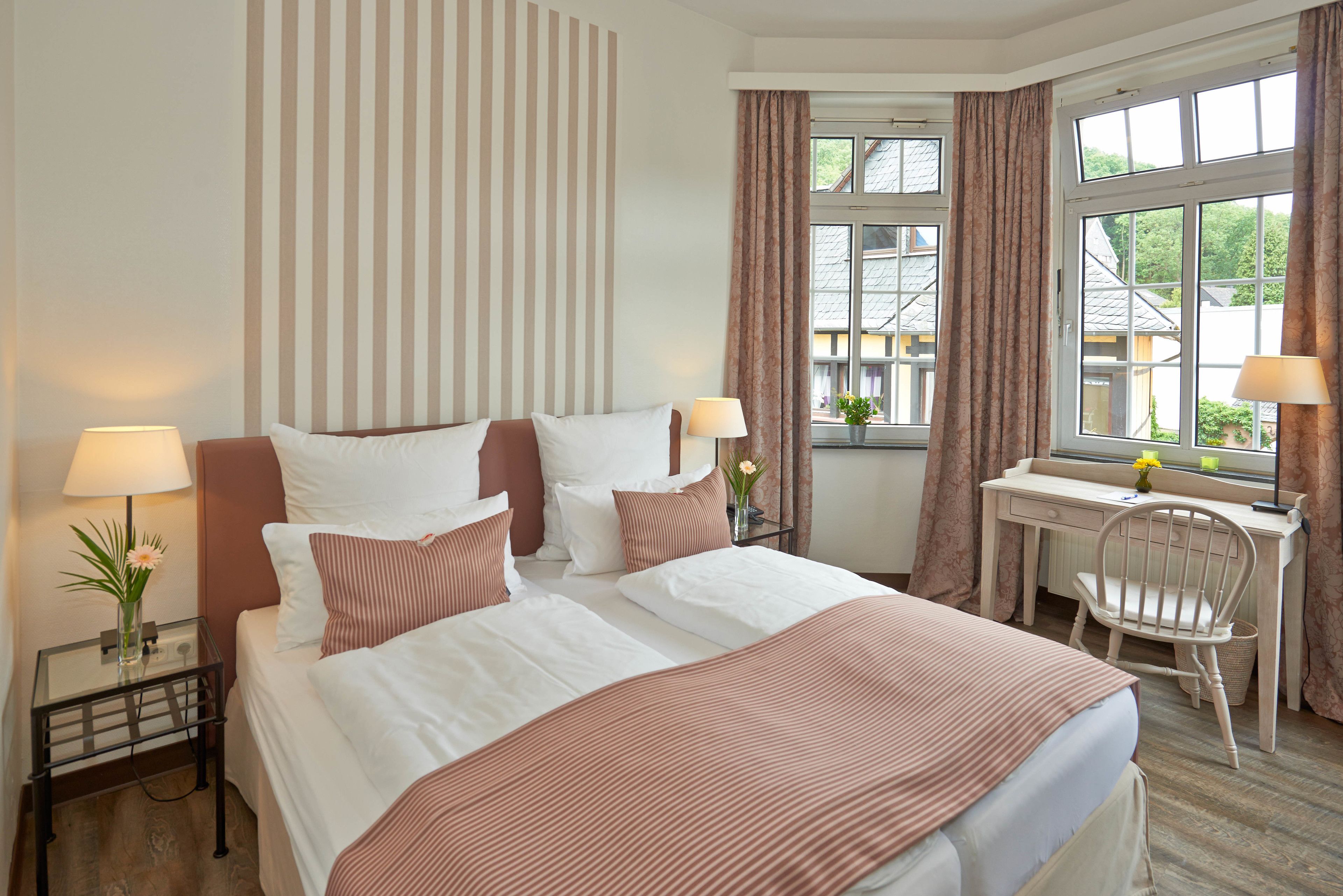 comfort double room | in-room safe, desk, cots/infant beds, rollaway beds