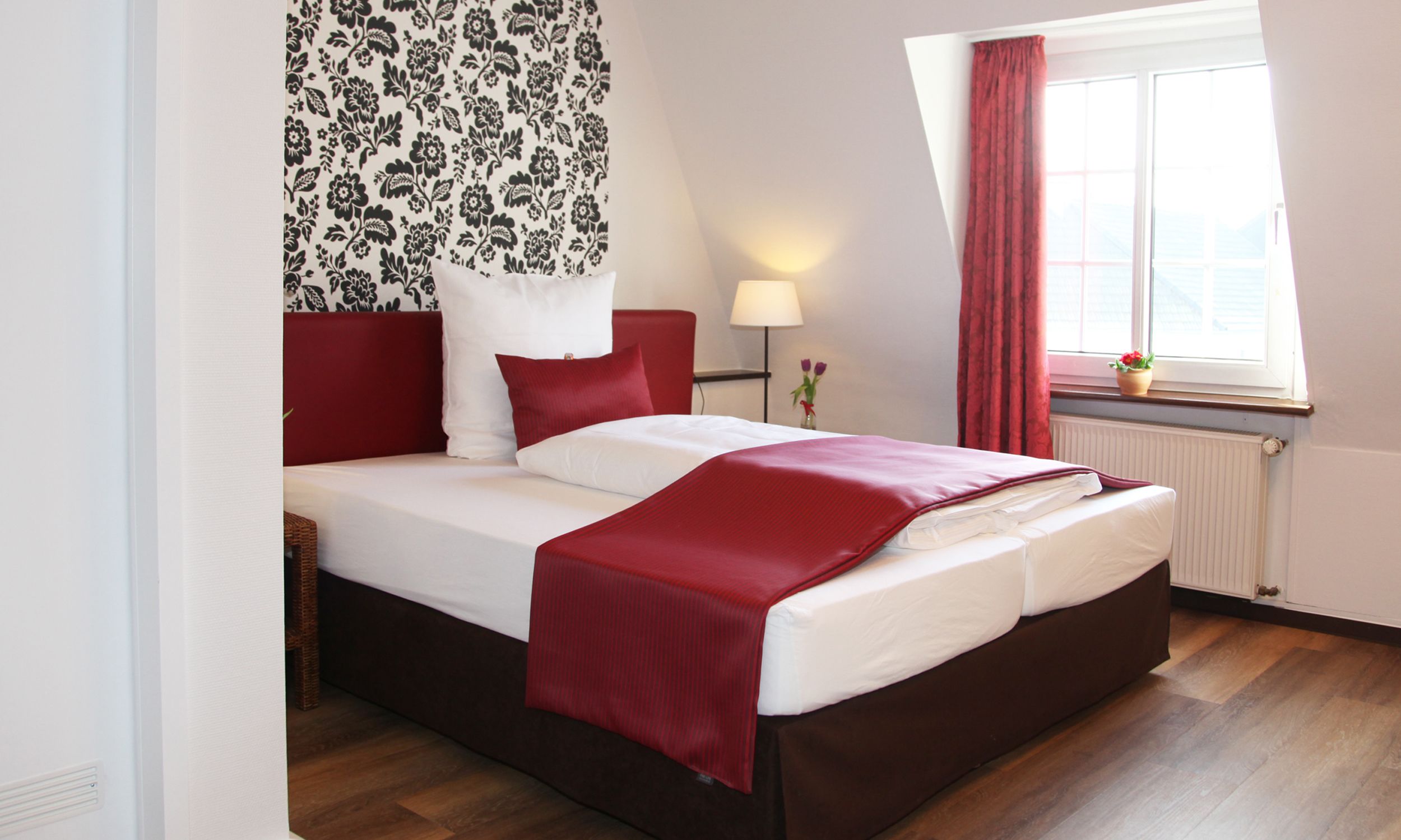 in-room safe, desk, cots/infant beds, rollaway beds