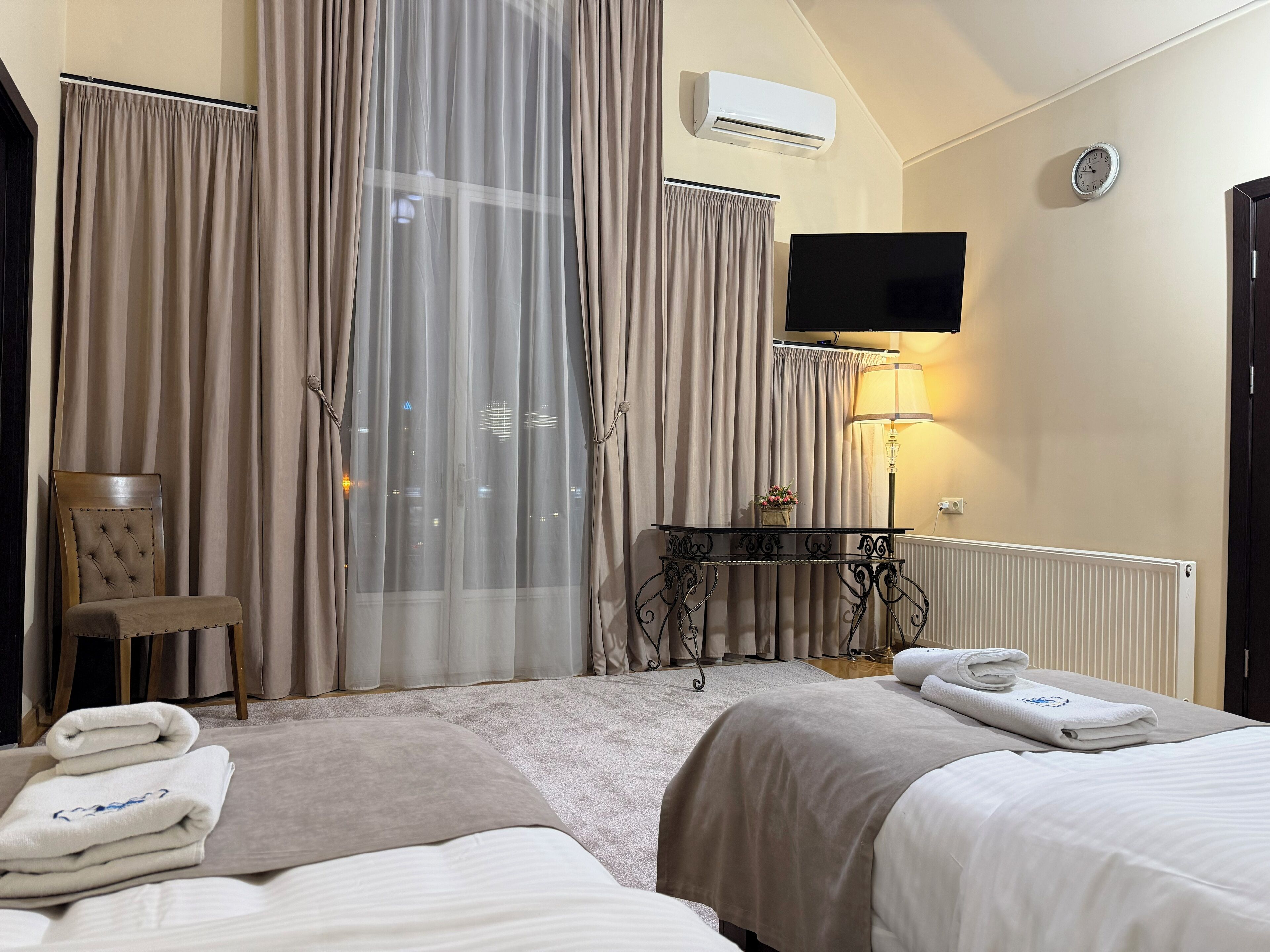 Double Room, Balcony, City View | Premium bedding, minibar, in-room safe, desk