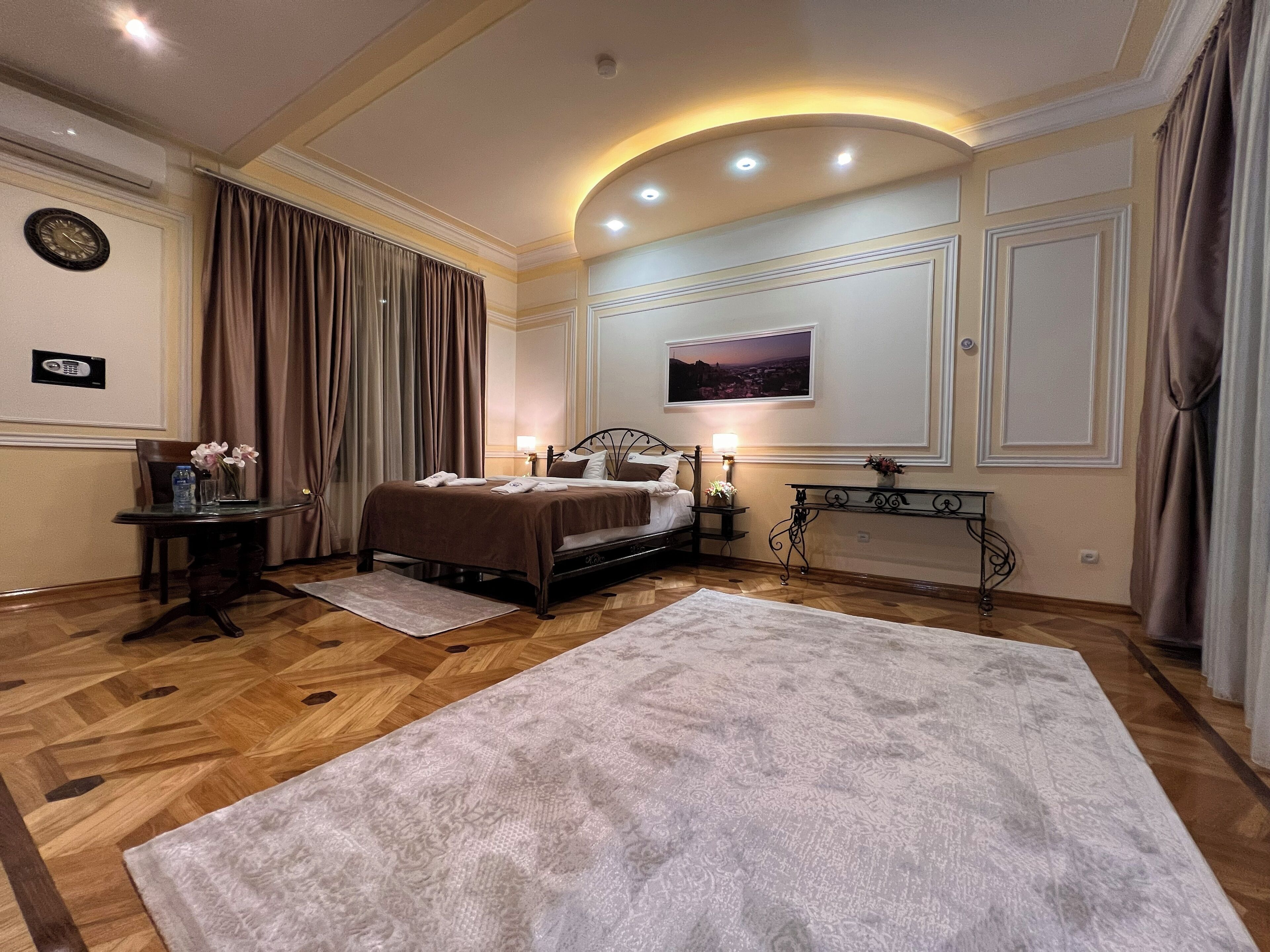 Deluxe Room, Balcony, Garden View | Premium bedding, minibar, in-room safe, desk