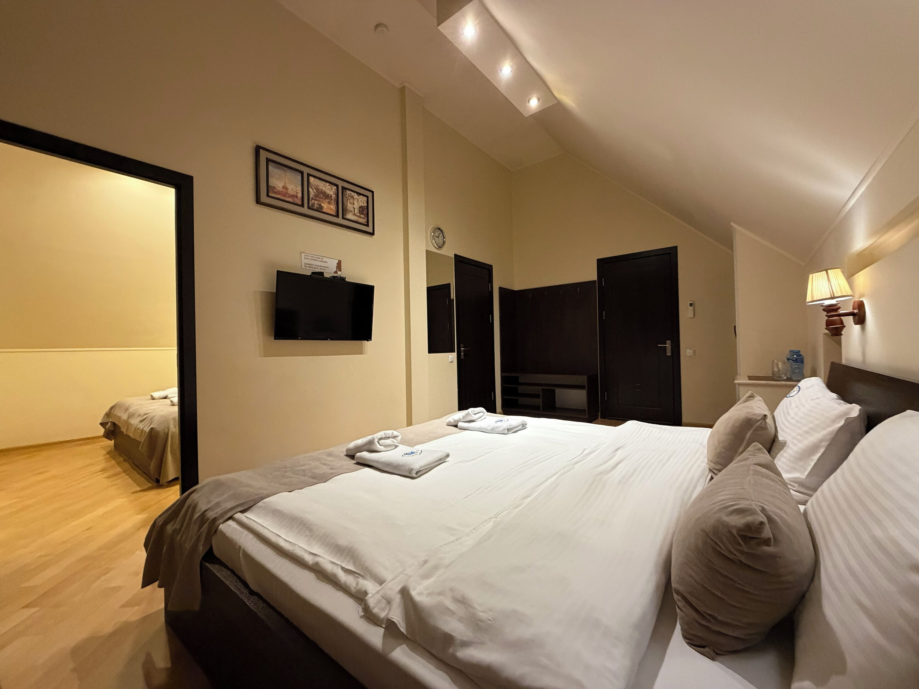 Family Suite | Premium bedding, minibar, in-room safe, desk