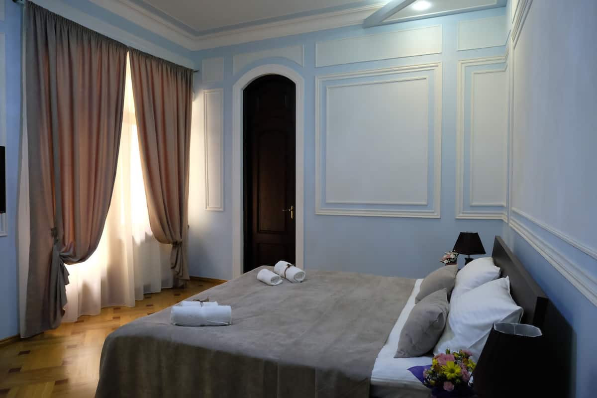 Deluxe Double Room, Balcony (404) | 1 bedroom, premium bedding, minibar, in-room safe