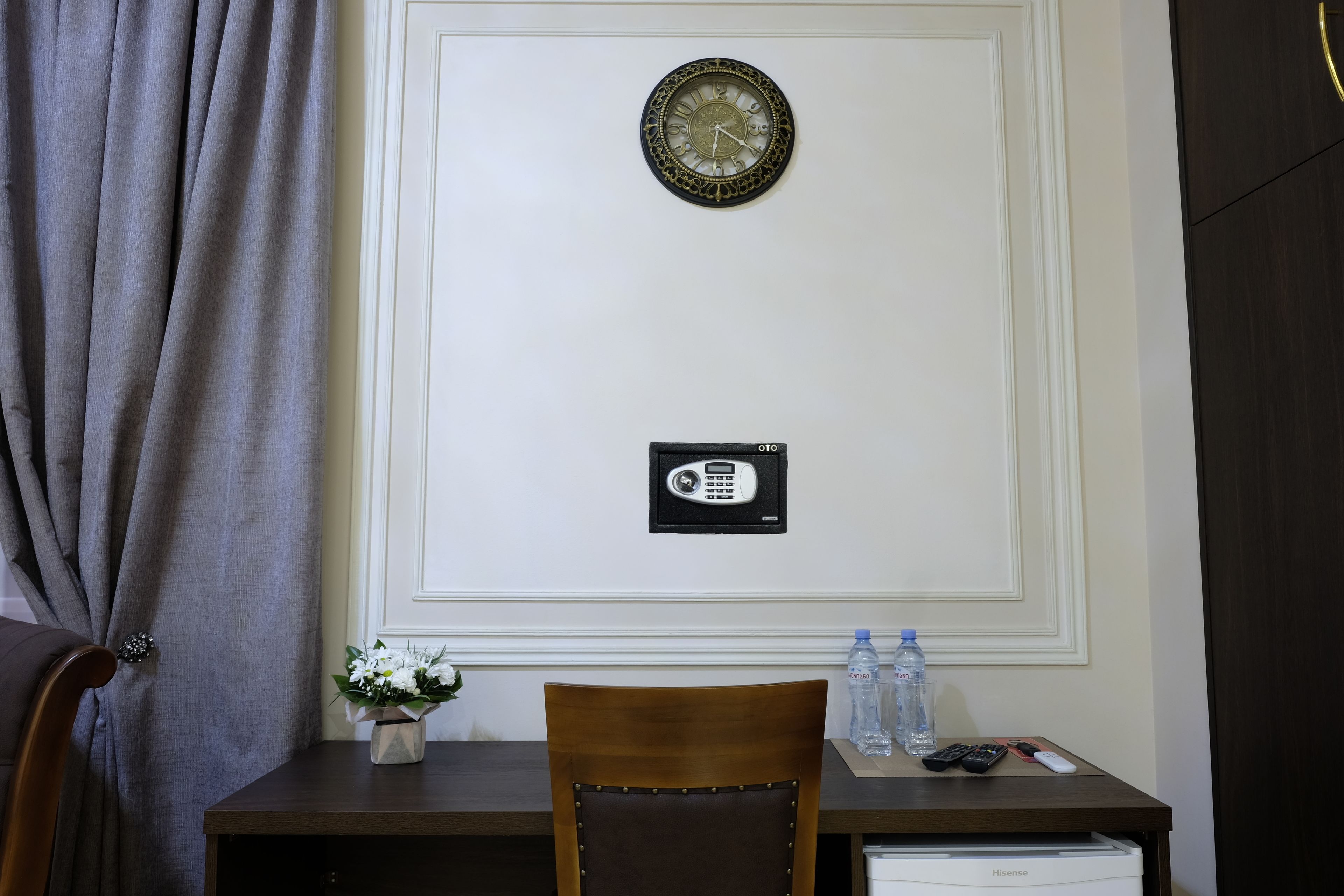 junior suite, jetted tub, city view | 1 bedroom, premium bedding, minibar, in-room safe