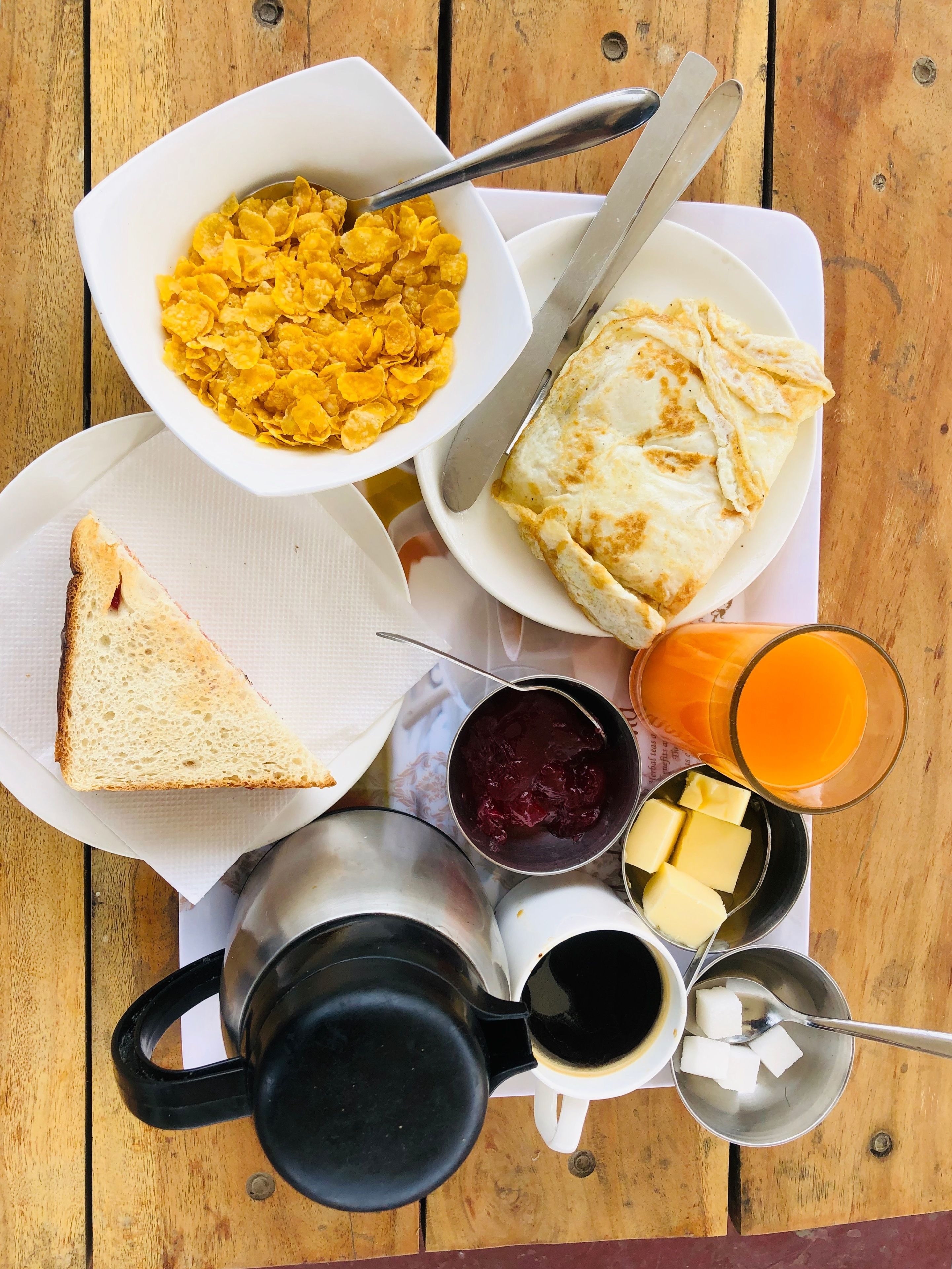 daily cooked-to-order breakfast (inr 140 per person)