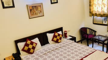 Quarto luxo | 1 quarto, roupas de cama premium, cofres nos quartos, escrivaninha