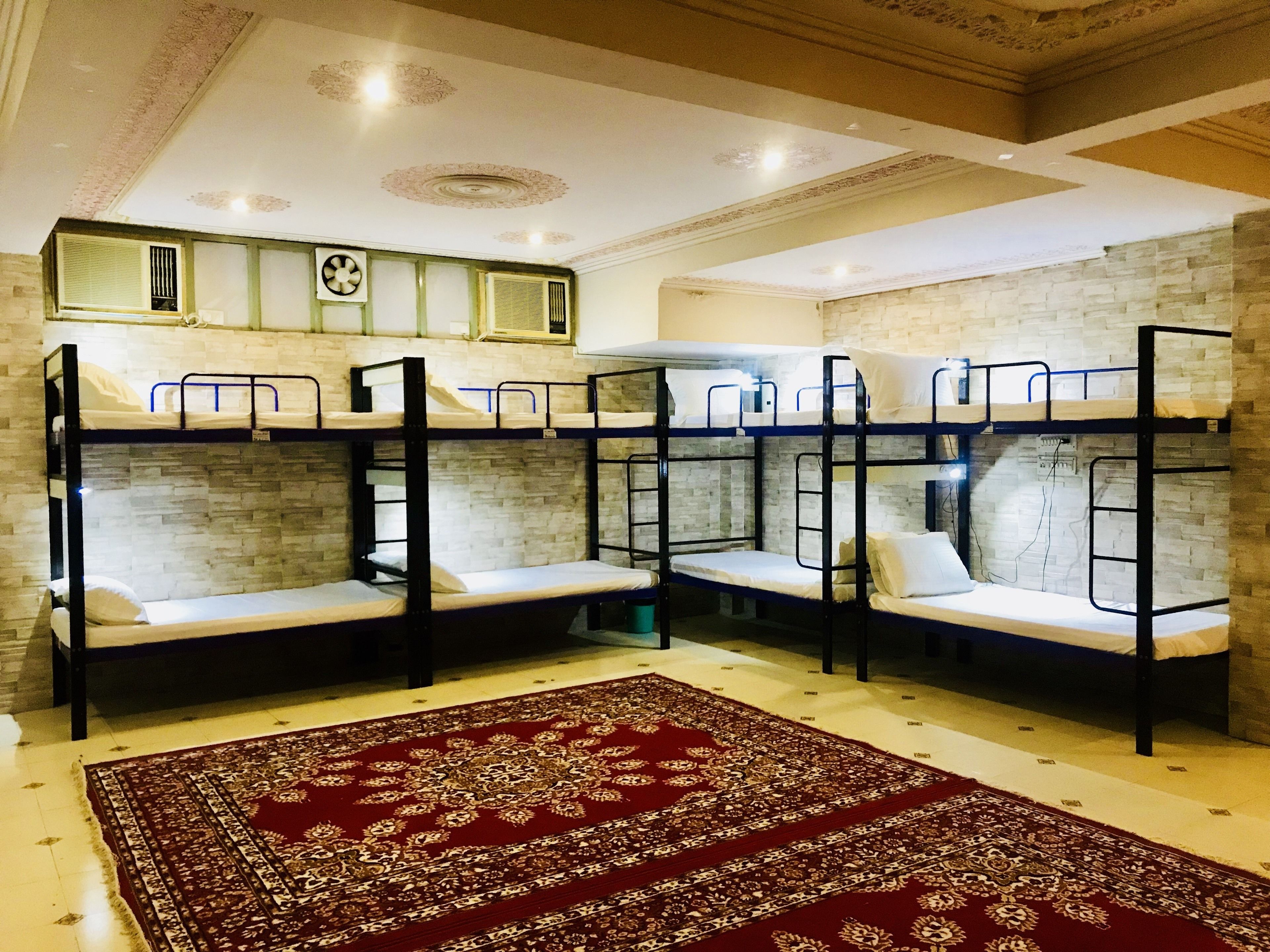 deluxe shared dormitory, mixed dorm | 1 bedroom, premium bedding, in-room safe, desk