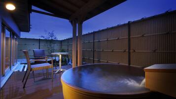 露天付, Jr.スイート, 果実の月/星 | 1 室のベッドルーム、セーフティボックス (室内)、デスク、ノートパソコン用作業スペース