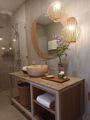 Family Room, 1 Bedroom, Non Smoking | Bathroom | Shower, free toiletries, slippers, towels - Mukrada House (Krabi)