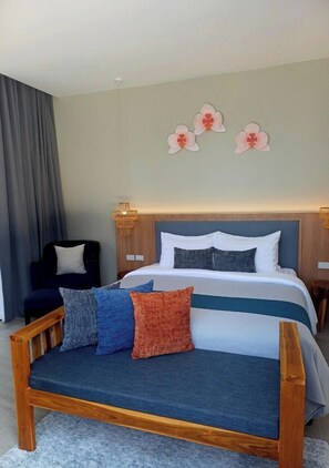 Chambre pour lune de miel | Minibar, coffre-fort, décor unique, rideaux d’obscurcissement