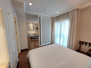Studio Apartment | Brankas, meja kerja, ruang kerja ramah laptop, dan kedap suara