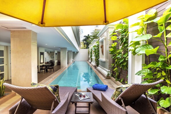 Outdoor pool - At 21 Saladaeng (Bangkok)