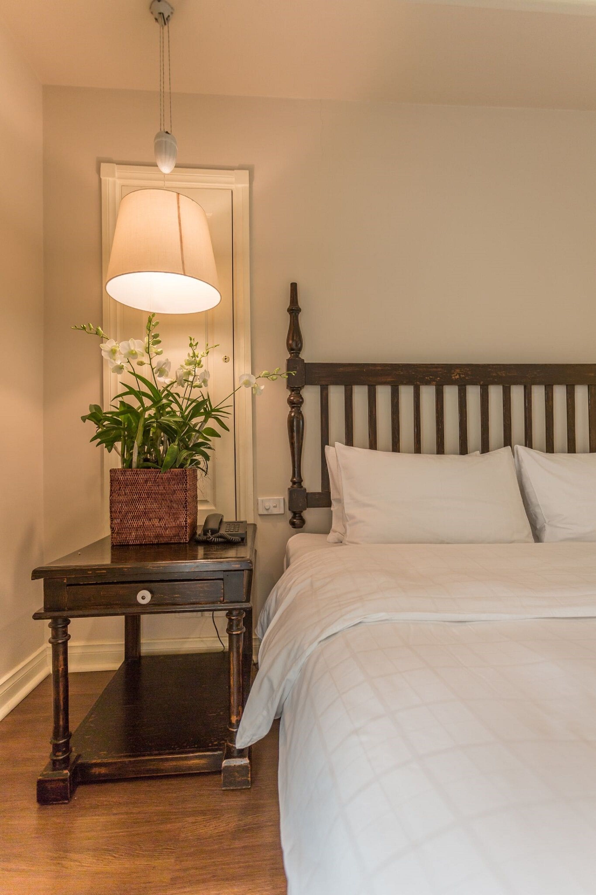 in-room safe, desk, laptop workspace, soundproofing