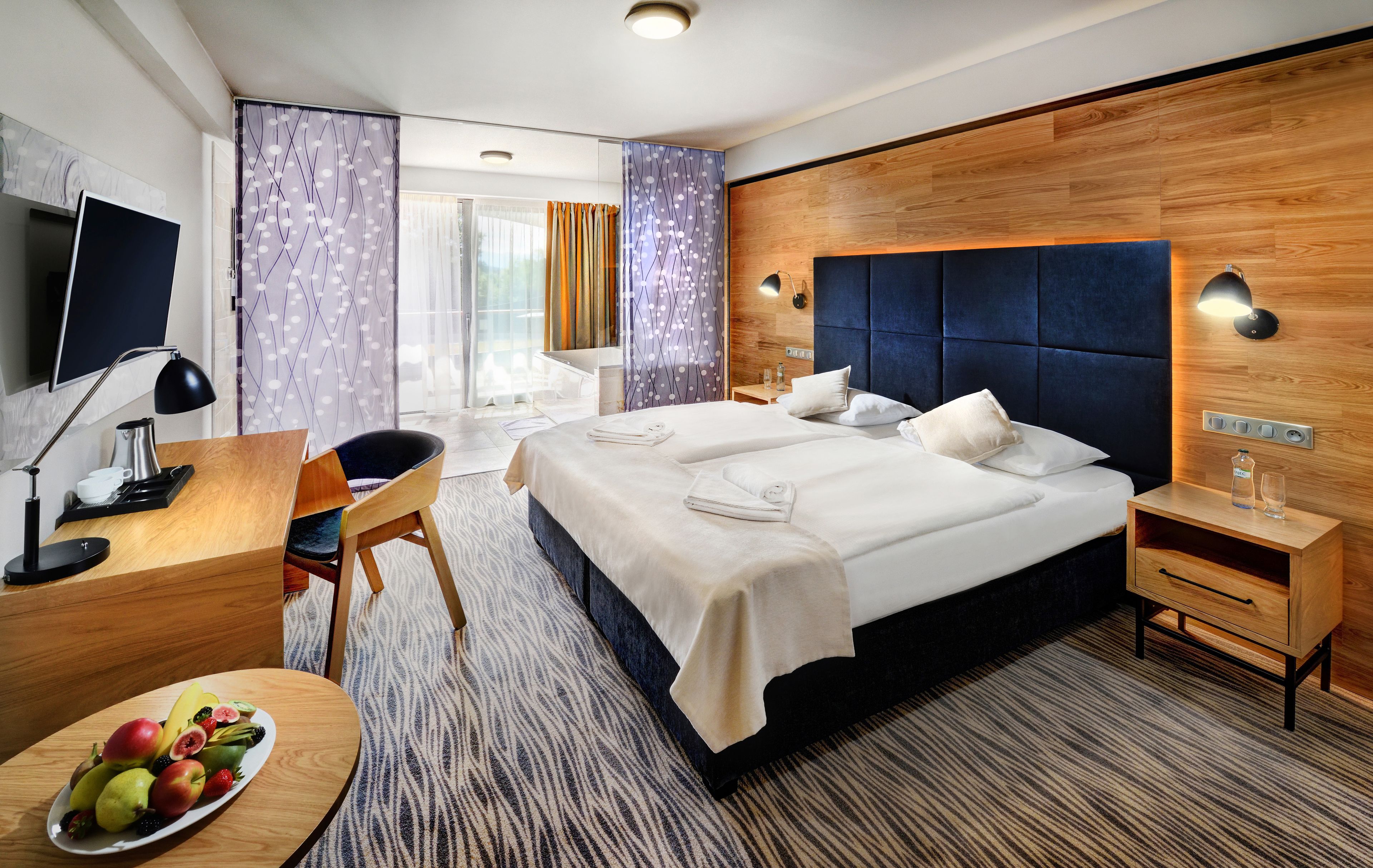 galeria | hypo-allergenic bedding, minibar, in-room safe, desk