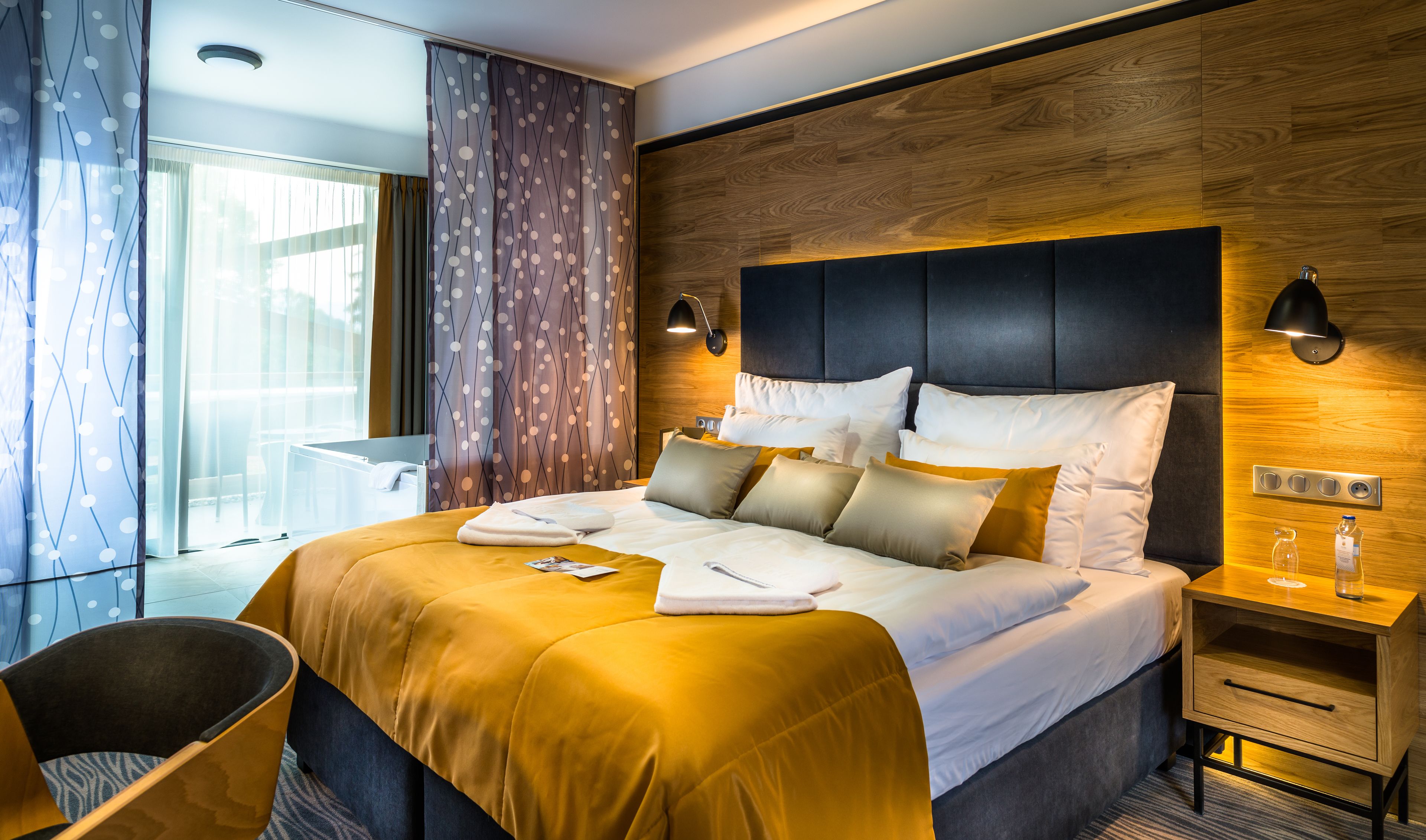 galeria | hypo-allergenic bedding, minibar, in-room safe, desk