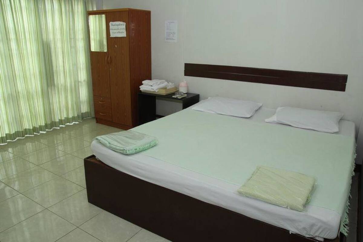 Rollaway beds, free WiFi