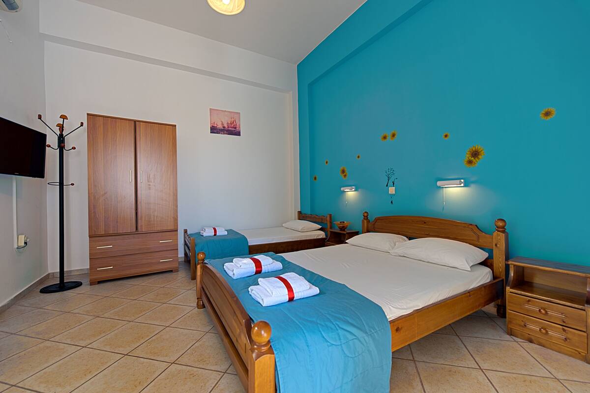 Standard Triple Room, Terrace, Partial Sea View