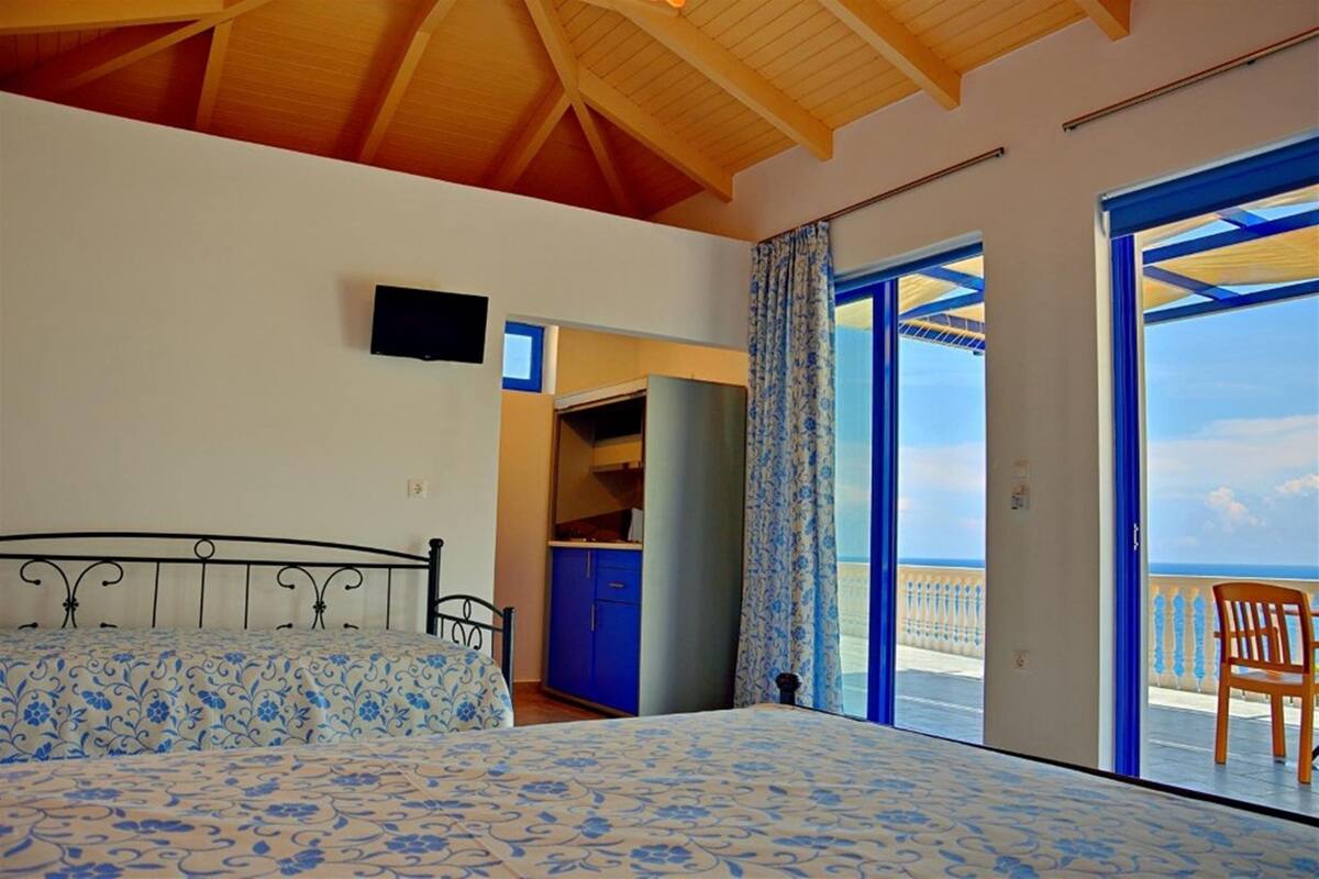 Romantic Studio, Sea View (A)