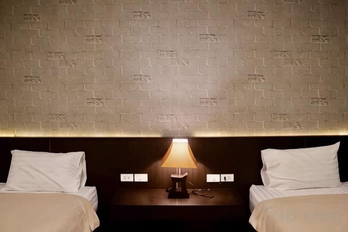 Blackout drapes, WiFi (free)
