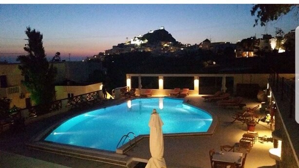 Outdoor pool - Golden Star Rooms (Ios)