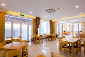 Breakfast area - Dao Ngoc Hotel (Phu Quoc)