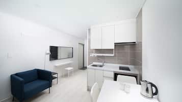 Deluxe Studio | Private kitchen