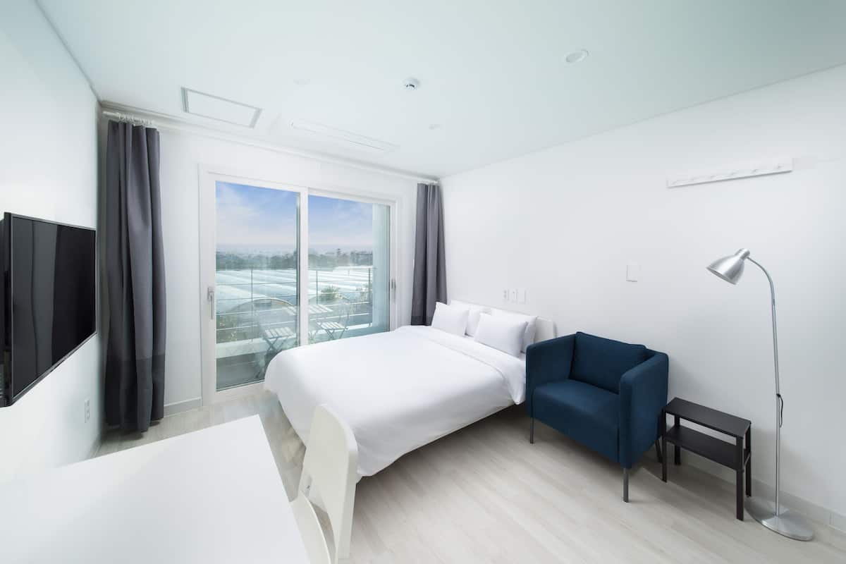 Studio Deluxe | Bureau, rideaux occultants, chambres insonorisées, Wi-Fi gratuit