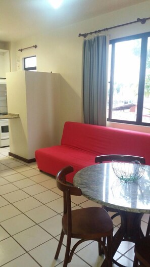 Apartamento | Área de estar | TV