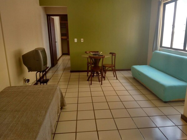 Apartamento | Sala de estar | Una televisión